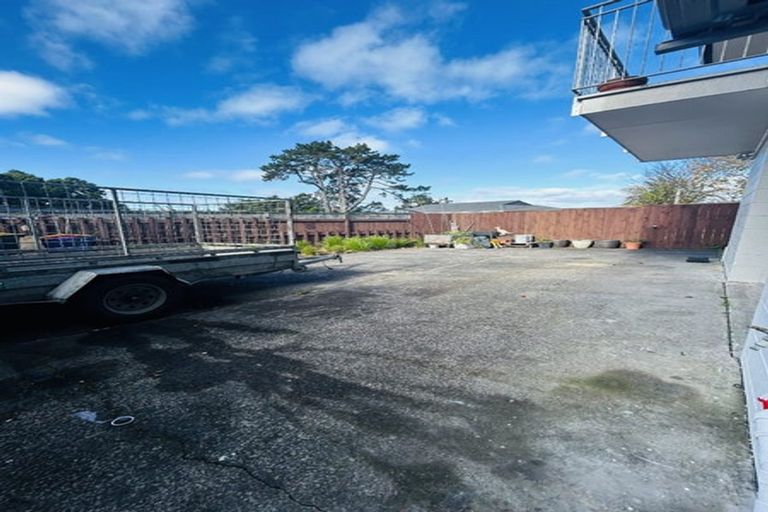 Photo of property in 17b Highlight Parade, Te Atatu South, Auckland, 0610