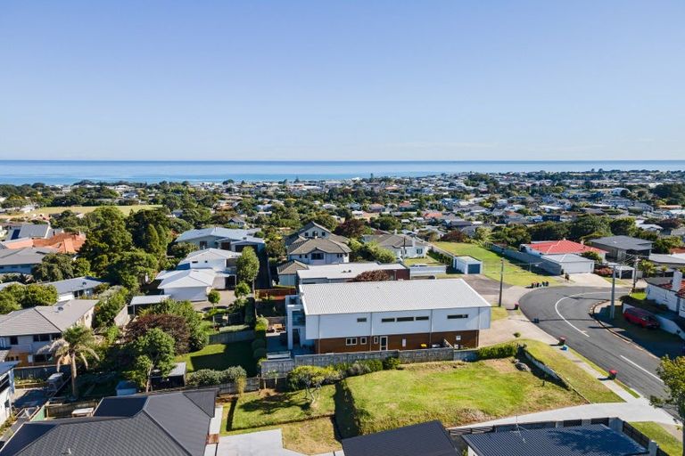 Photo of property in 28 Lismore Street, Strandon, New Plymouth, 4312