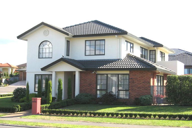 Photo of property in 8 Waimanu Bay Drive, Te Atatu Peninsula, Auckland, 0610