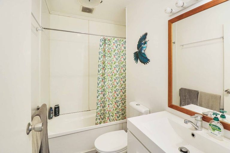 Photo of property in 31 Macdonald Crescent, Te Aro, Wellington, 6011