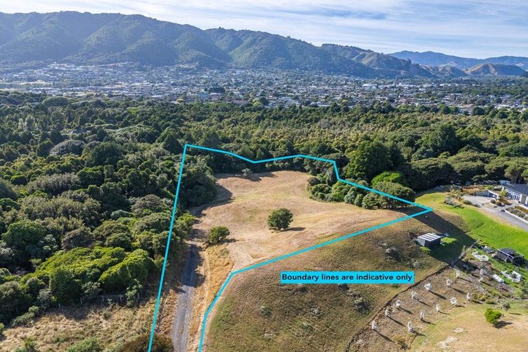 Photo of property in 17 Jacks Bush Road, Waikanae, 5391