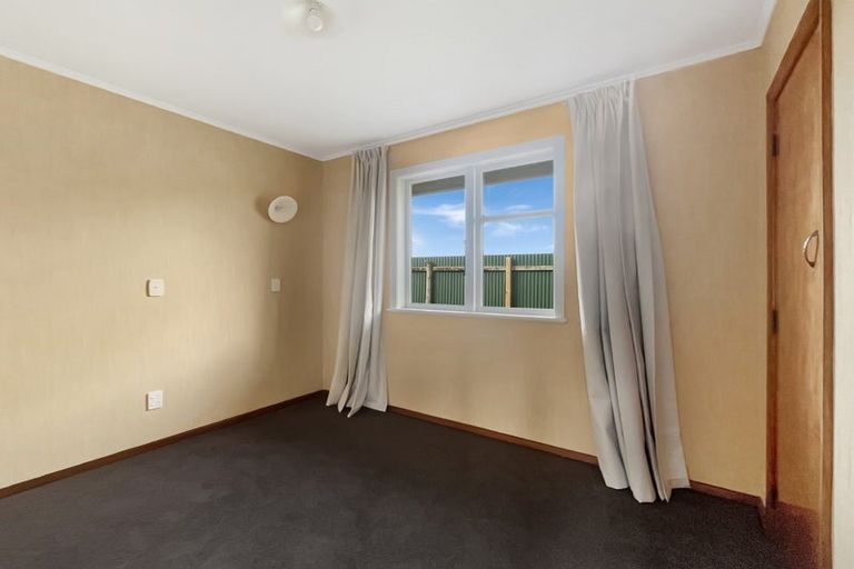 Photo of property in 10 Somerset Crescent, Highbury, Palmerston North, 4412