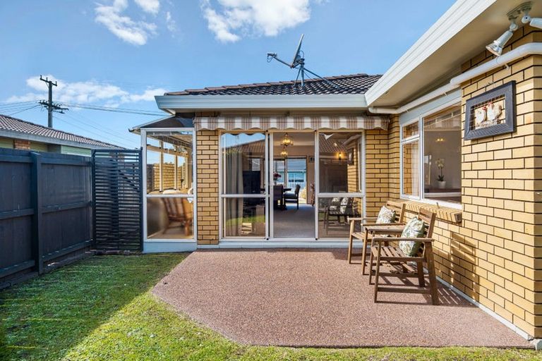 Photo of property in 38 Edward Avenue, Orewa, 0931