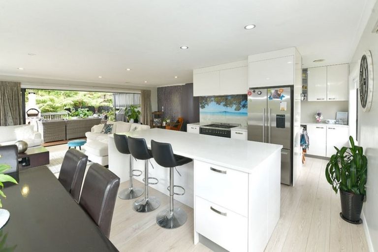 Photo of property in 38 Beauvoir Avenue, Matakatia, Whangaparaoa, 0930