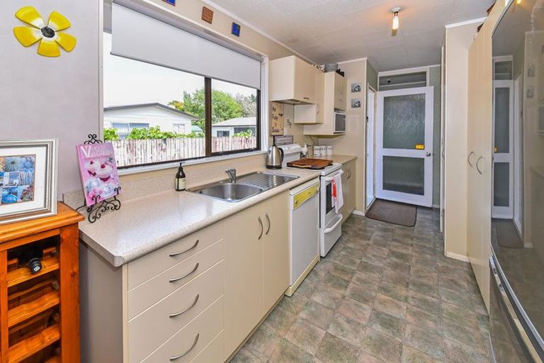 Photo of property in 22 Seaway Road, Clarks Beach, 2122