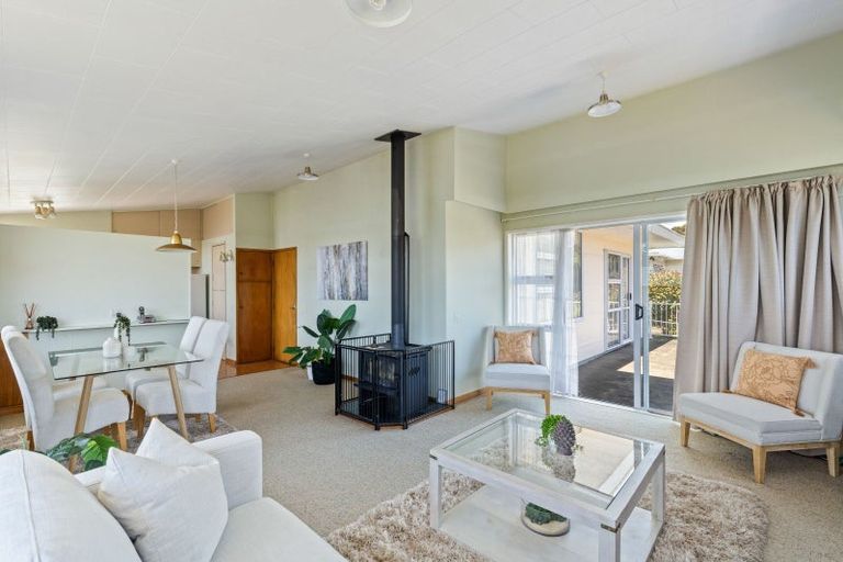 Photo of property in 29 Awanui Street, Merrilands, New Plymouth, 4312