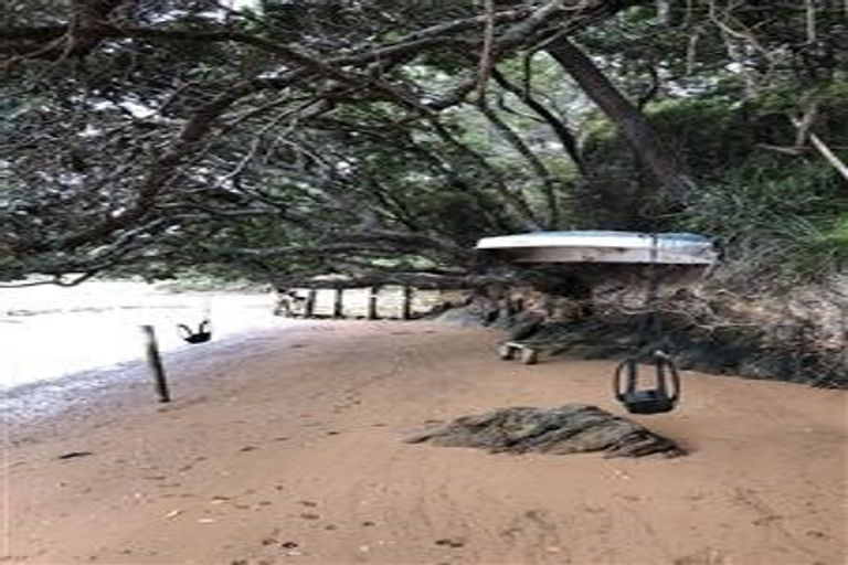 Photo of property in 19 Chatham Avenue, Paremoremo, Auckland, 0632