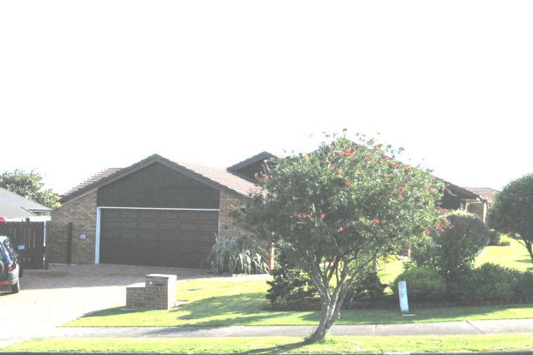 Photo of property in 1 Sharples Place, Somerville, Auckland, 2014