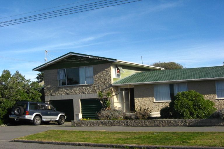 Photo of property in 353 Marine Parade, New Brighton, Christchurch, 8061