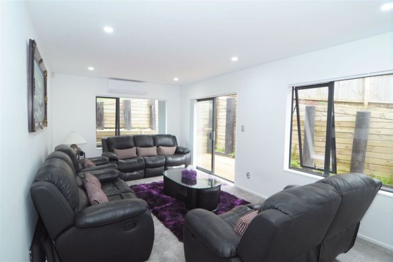Photo of property in 14 San Casello Rise, Henderson, Auckland, 0612