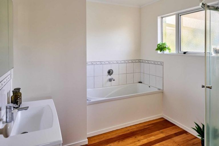 Photo of property in 18 Gordon Road, Plimmerton, Porirua, 5026