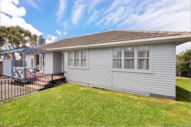 Photo of property in 1/29 Gilliam Street, New Lynn, Auckland, 0600