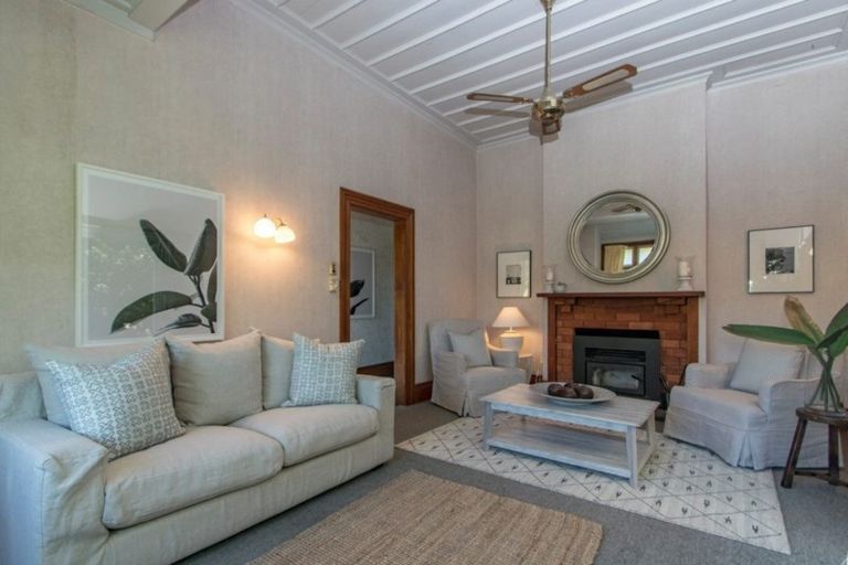 Photo of property in 79 Milton Road, Bluff Hill, Napier, 4110