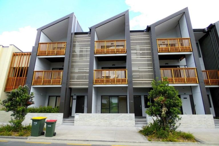 Photo of property in 25 De Havilland Road, Hobsonville, Auckland, 0618