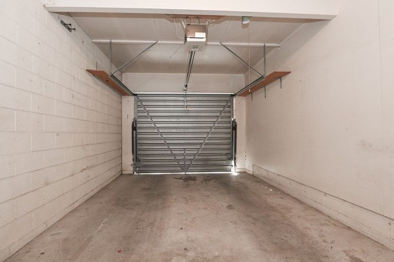 Photo of property in 2/505 Fitzroy Avenue, Hastings, 4122