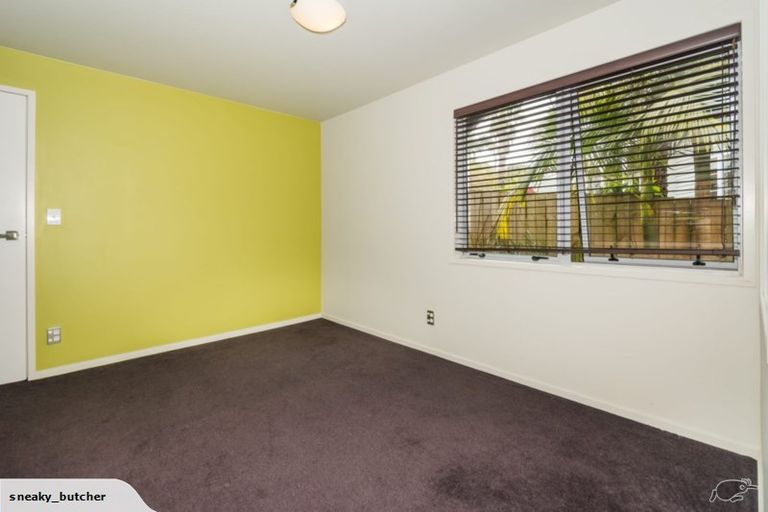 Photo of property in 34 Kiteroa Terrace, Rothesay Bay, Auckland, 0630