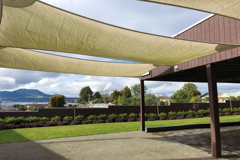 Photo of property in 1/11 Krissell Place, Acacia Bay, Taupo, 3330