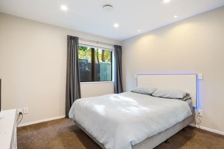 Photo of property in 3 Fieldmoor Place, Parklands, Christchurch, 8083