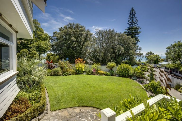 Photo of property in 1 Lambton Road, Hospital Hill, Napier, 4110
