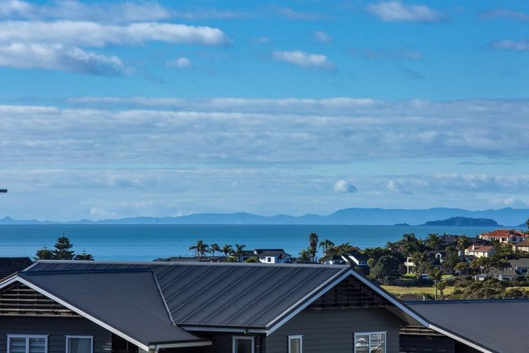 Photo of property in 4 Greenlink Rise, Long Bay, Auckland, 0630