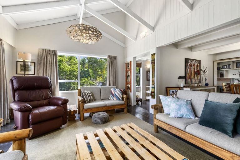 Photo of property in 36 Coroglen Avenue, Birkenhead, Auckland, 0626