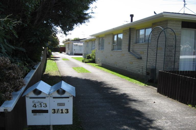 Photo of property in 2/13 Saint Ronans Avenue, Waterloo, Lower Hutt, 5011