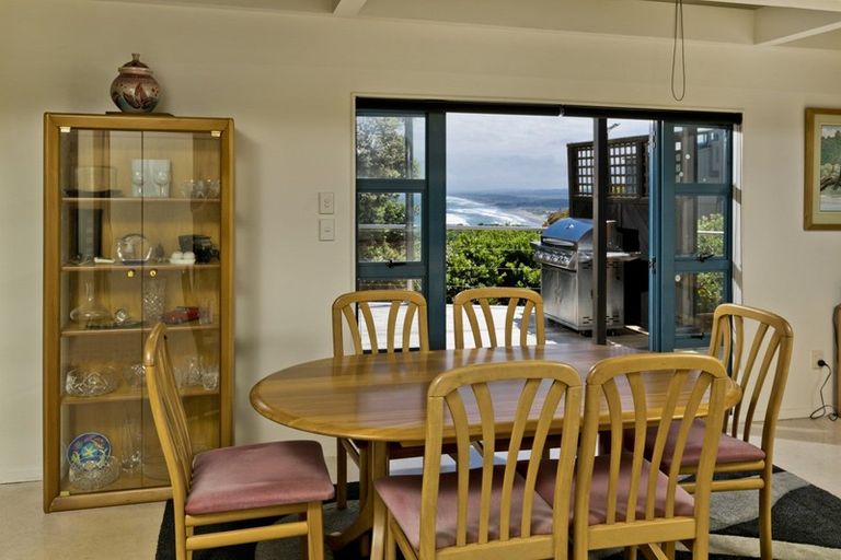 Photo of property in 43 Waitea Road, Muriwai, Waimauku, 0881