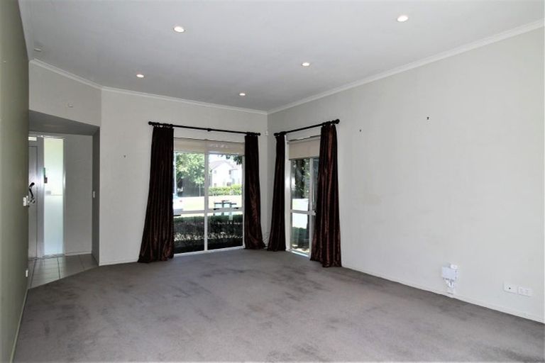 Photo of property in 11 Sires Parkway, Takanini, 2112