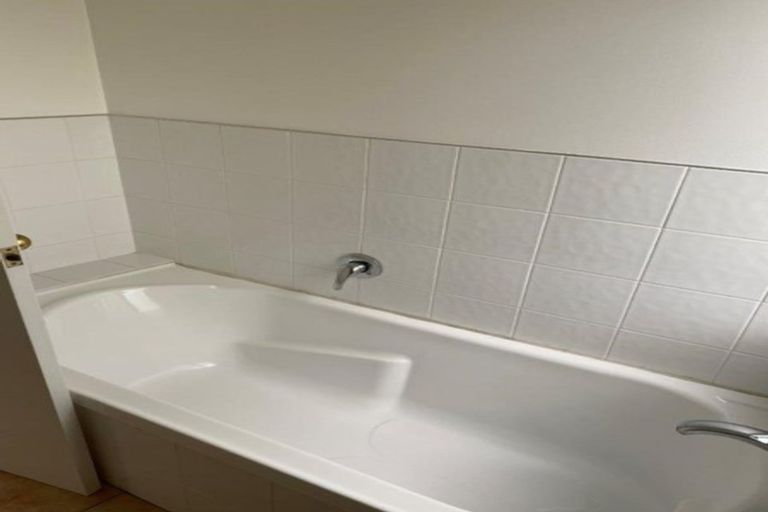 Photo of property in 1/433a East Coast Road, Mairangi Bay, Auckland, 0630