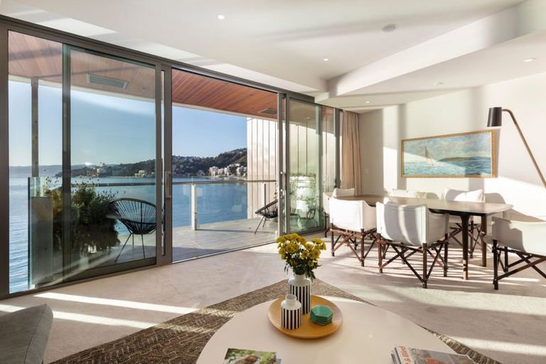 Photo of property in Clyde Quay Wharf, 2c/7 Clyde Quay Wharf, Te Aro, Wellington, 6011