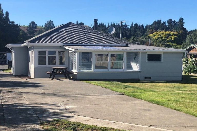 Photo of property in 27 Hawkswood Street, Waiau, 7332