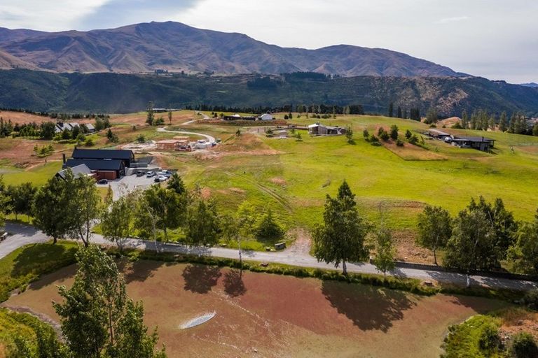 Photo of property in 4 Bendemeer Lane, Lake Hayes, Queenstown, 9371