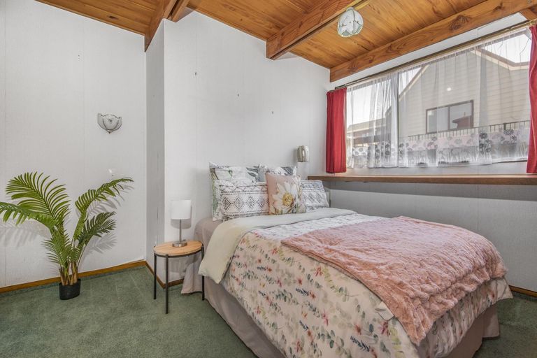 Photo of property in 54 Carnoustie Drive, Wattle Downs, Auckland, 2103