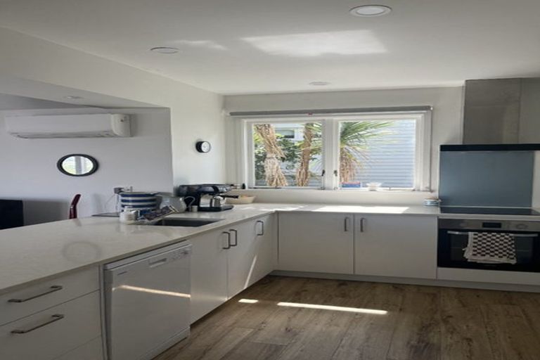 Photo of property in 2/32 Aramoana Avenue, Devonport, Auckland, 0624