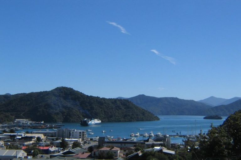 Photo of property in 31 Otago Street, Picton, 7220