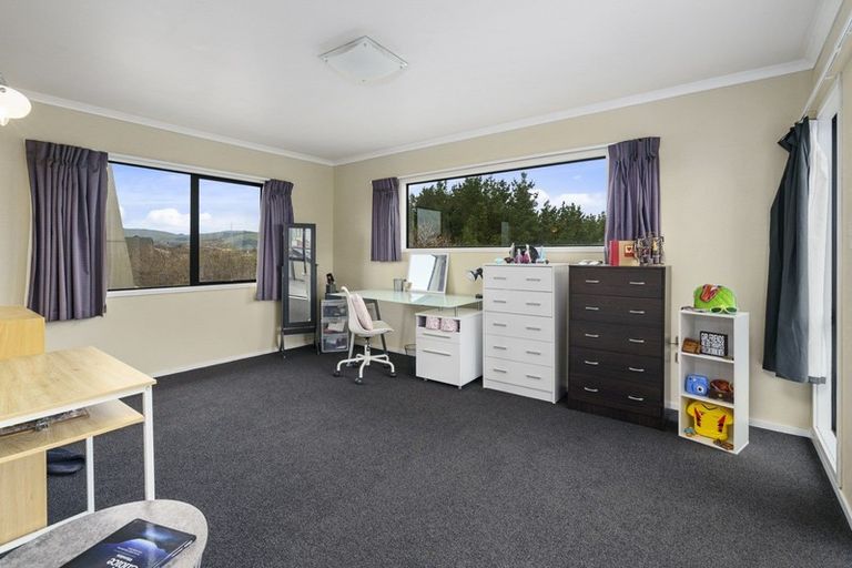 Photo of property in 106 Pacific Drive, Fitzherbert, Palmerston North, 4410