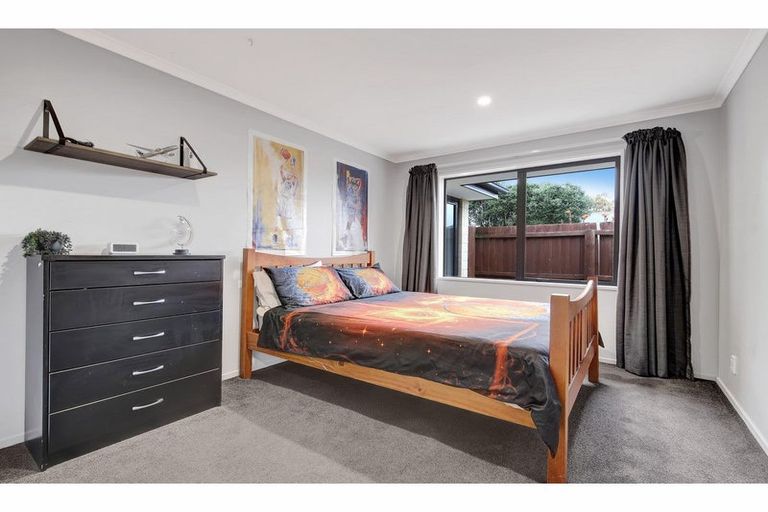 Photo of property in 17 Buckleys Road, Rangiora, 7400