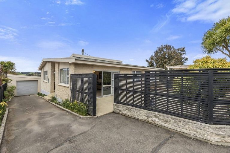 Photo of property in 28 Estuary Crescent, Fairfield, Dunedin, 9018