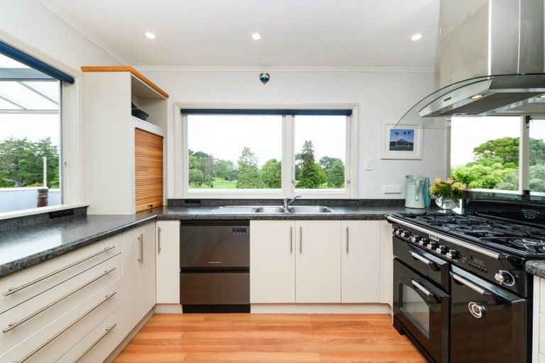 Photo of property in 10 Opawa Place, Terrace End, Palmerston North, 4410