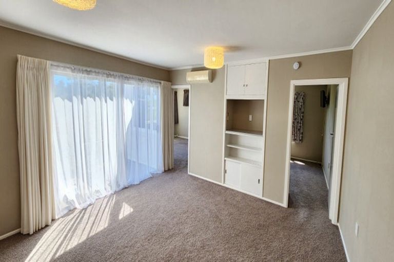 Photo of property in 335 Tukapa Street, Hurdon, New Plymouth, 4310