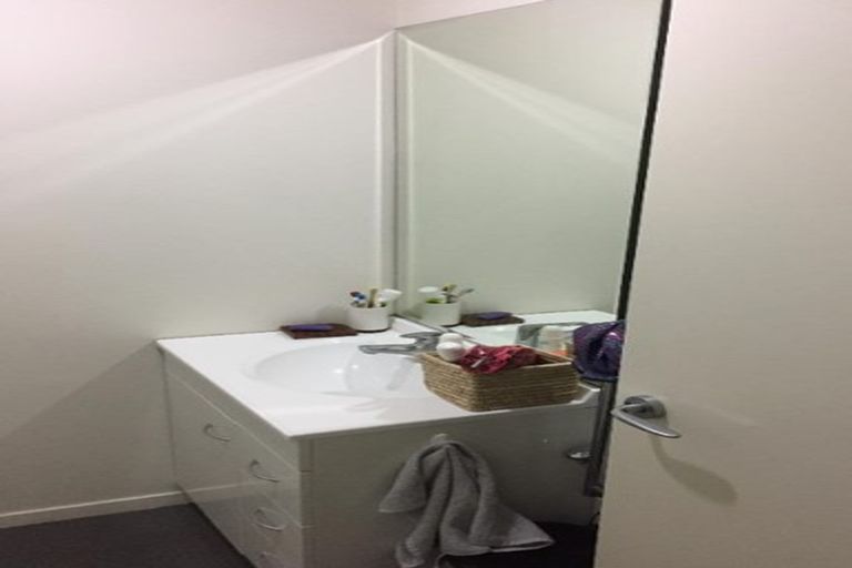 Photo of property in 2/7 Hall Avenue, Newtown, Wellington, 6021