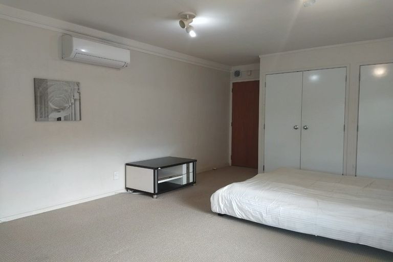 Photo of property in 25 Northpark Avenue, Northpark, Auckland, 2013