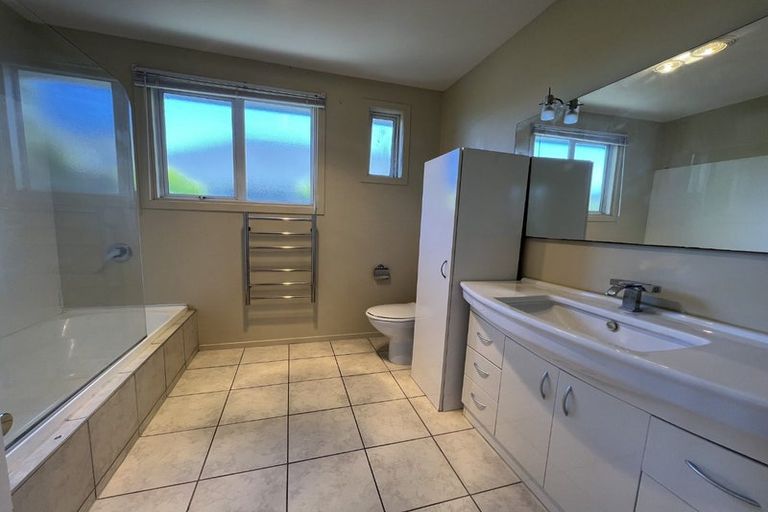 Photo of property in 172 Springs Road, Hornby, Christchurch, 8042