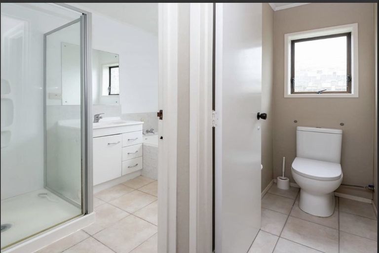 Photo of property in 2/9 Askew Place, Farm Cove, Auckland, 2012