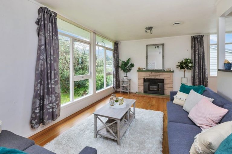 Photo of property in 11 Bickerstaffe Road, Maungaturoto, 0520