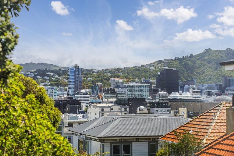 Photo of property in 70f Majoribanks Street, Mount Victoria, Wellington, 6011