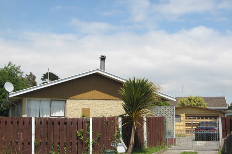 Photo of property in 15 Carteret Place, Aranui, Christchurch, 8061