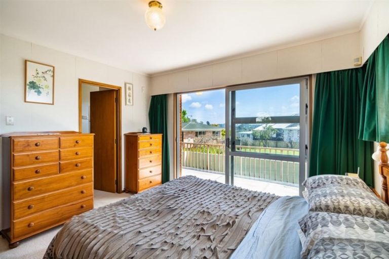 Photo of property in 15 Colin Wild Place, Glenfield, Auckland, 0629