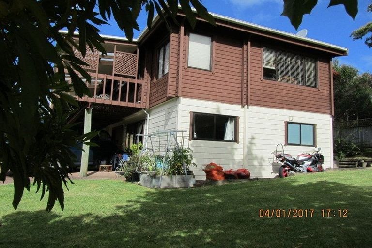 Photo of property in 21 Unsworth Drive, Unsworth Heights, Auckland, 0632