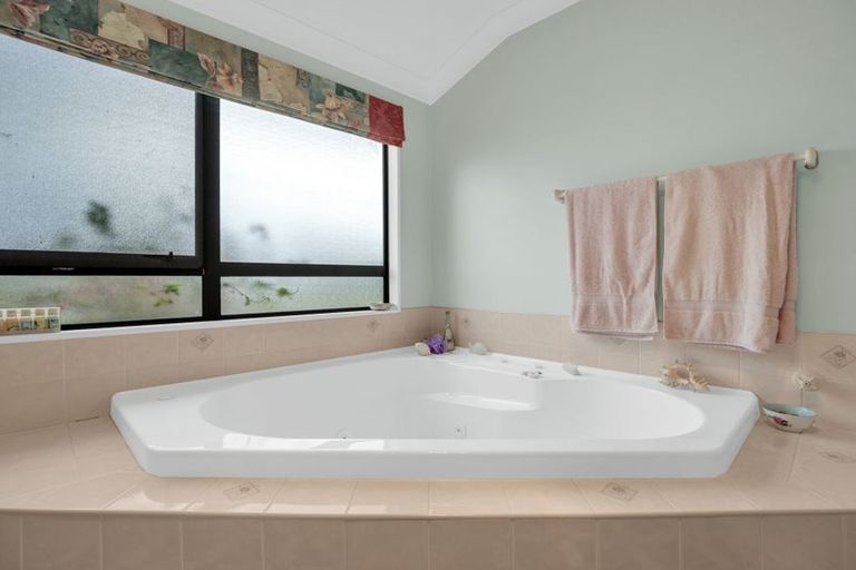 Photo of property in 227 Greenhill Drive, Te Awamutu, 3800